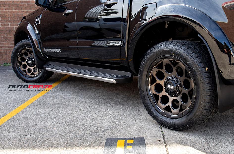 FORD RANGER GD08 METALLIC BRONZE BLACK LIP